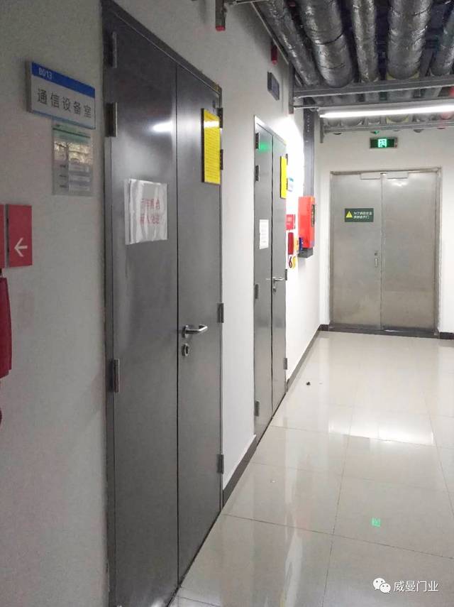 ���̰���