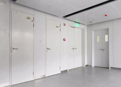 ���̰���